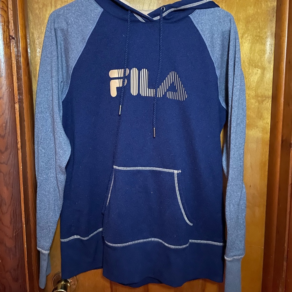 Fila hoodie, size large in youth! Super comfy!